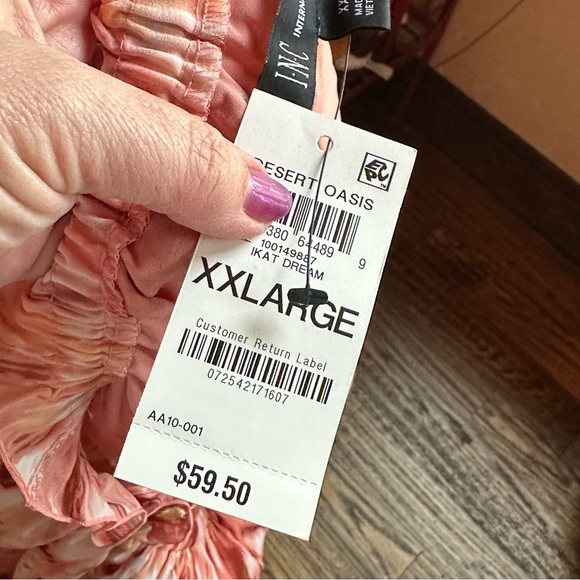 Lovely plus off the shoulder top-New with tag! - Picture 4 of 5